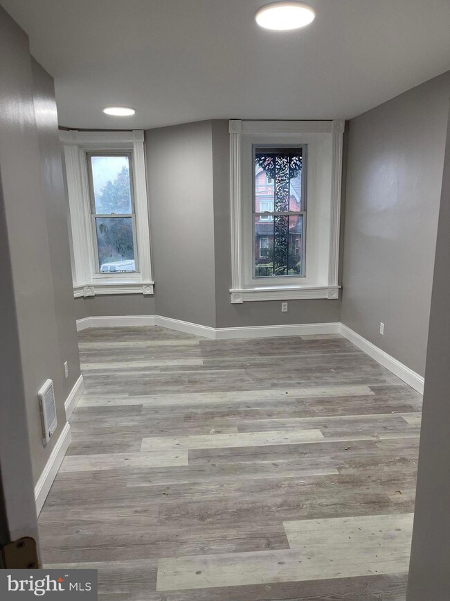 245 Clymer St, Reading, PA 19602 - photo 3