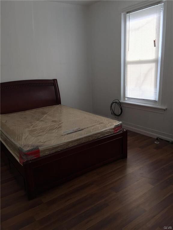 Front 2nd floor bedroom