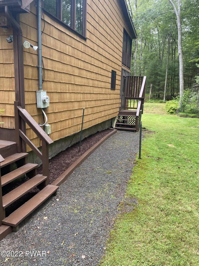 295 Fawn Lake Dr, Hawley, PA 18428 - photo 3