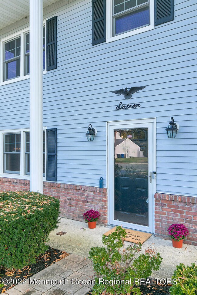 16 Tanglewood Rd, Middletown, NJ 07748 - photo 2