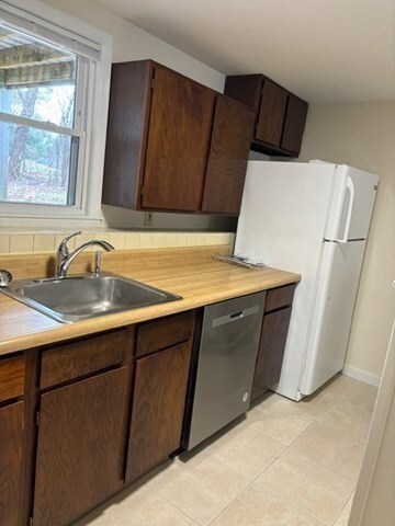 96 Benjamin Rd unit 2, Shirley, MA 01464 - photo 4