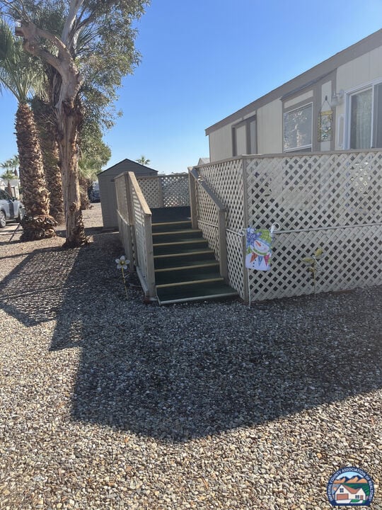 1716 Sunbeam Lake Dr unit 401, El Centro, CA 92243 - photo 2