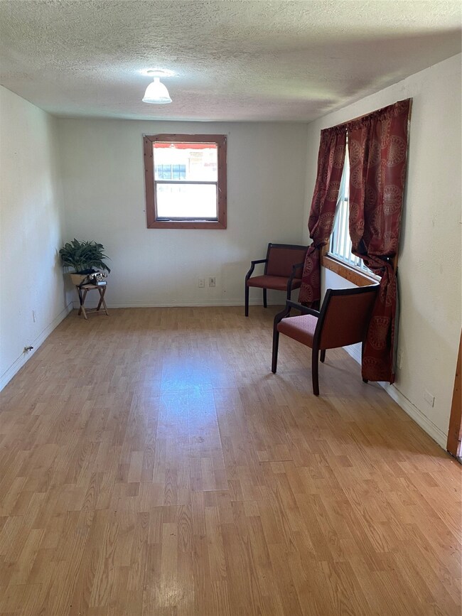 754 Junell St, Houston, TX 77088 - photo 5