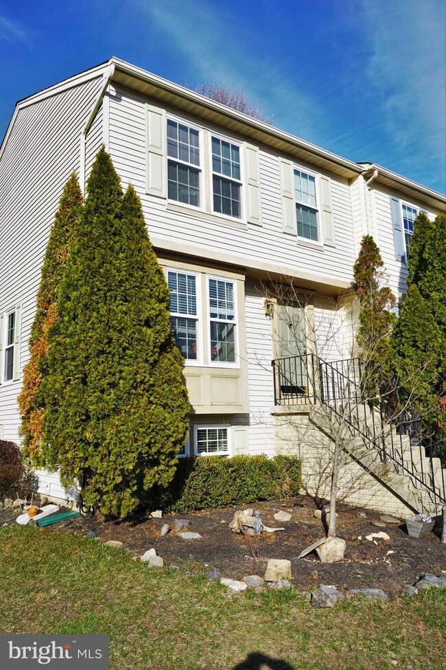 13926 Winding Ridge Ln, Centreville, VA 20121 - photo 4