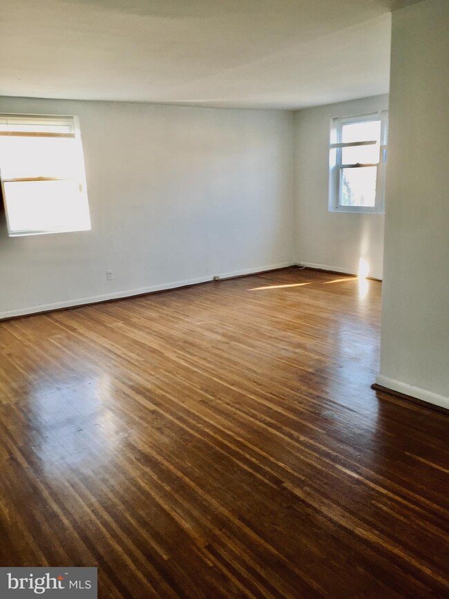 32 Windsor Rd unit B, Glenside, PA 19038 - photo 3