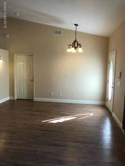 Guava Family room full shot