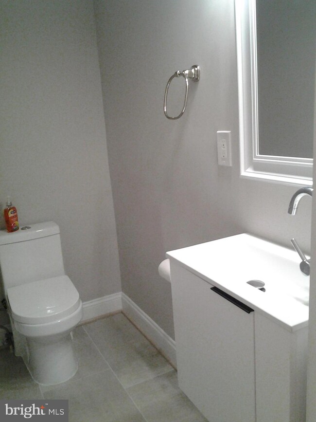 1525 N Bond St, Baltimore, MD 21213 - photo 5