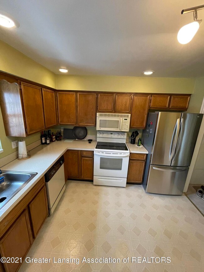 3333 Moores River Drive Pics MLS(8)