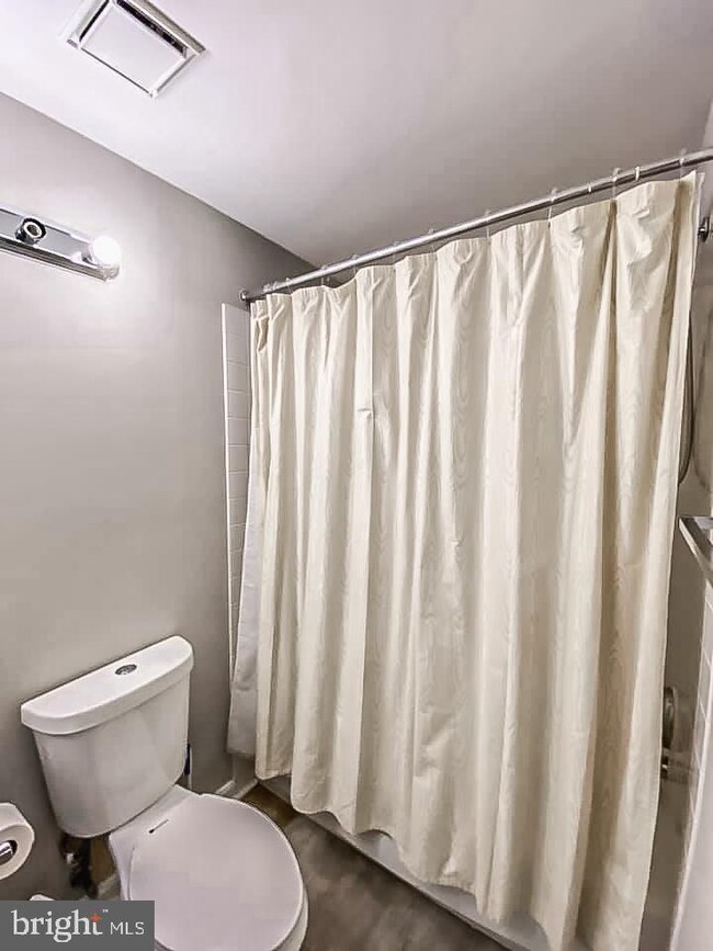 9230 Cardinal Forest Ln unit 9230A-101, Lorton, VA 22079 - photo 7