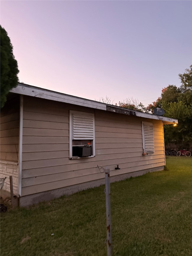 404 Elaine St, La Marque, TX 77568 - photo 4