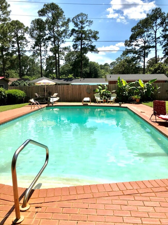 1813 Robinhood Rd, Albany, GA 31707 - photo 3