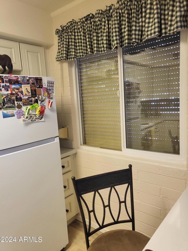 KITCHEN SECURITY WINDOW