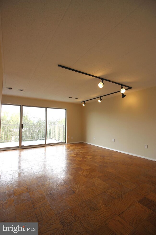 2632 Wagon Dr unit 287, Alexandria, VA 22303 - photo 5