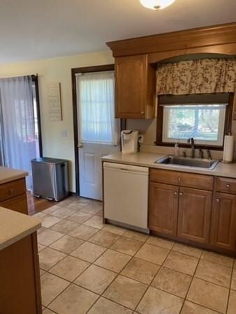 127 Candlewick Ln, Whitman, MA 02382 - photo 5