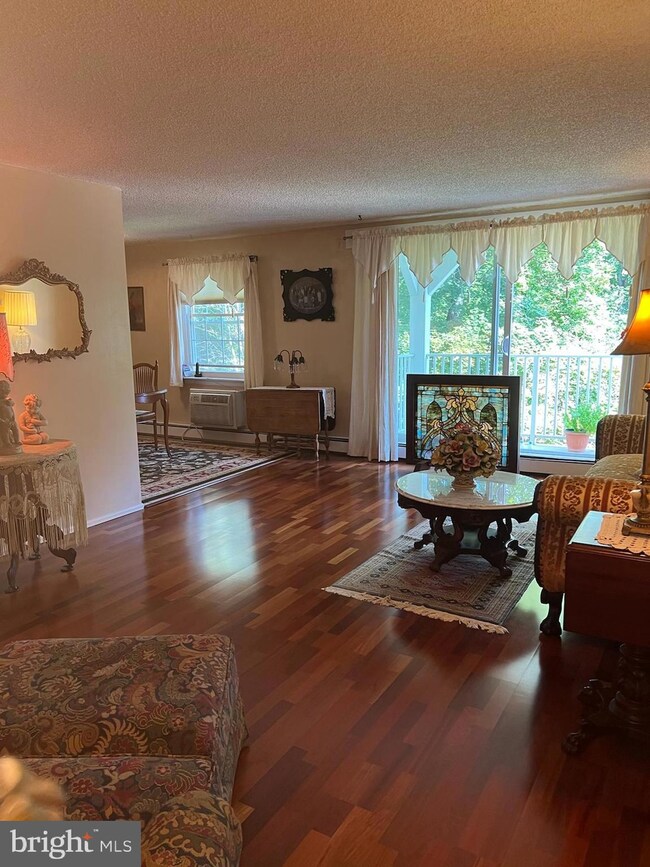 Lafayette Greene Condominium unit 245B, Lafayette Hill, PA 19444 - photo 6