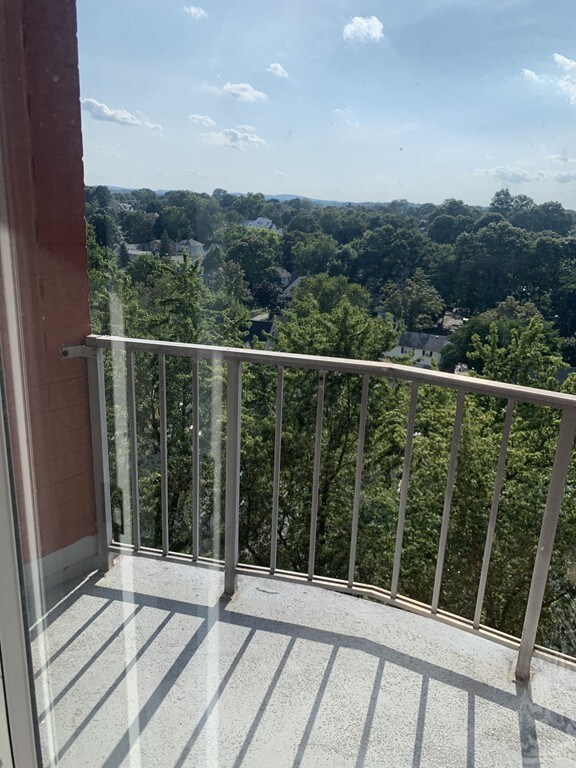 Sagamore Place Condominiums unit 910, Quincy, MA 02171 - photo 4