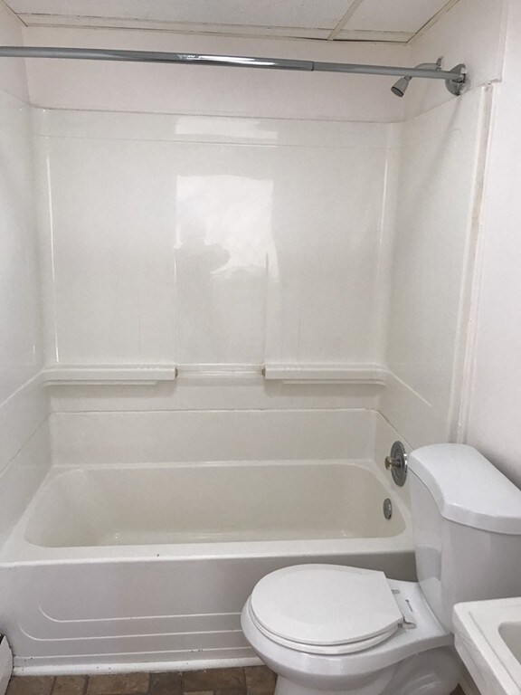 17 Asinof Ave unit 2R, Chicopee, MA 01013 - photo 5