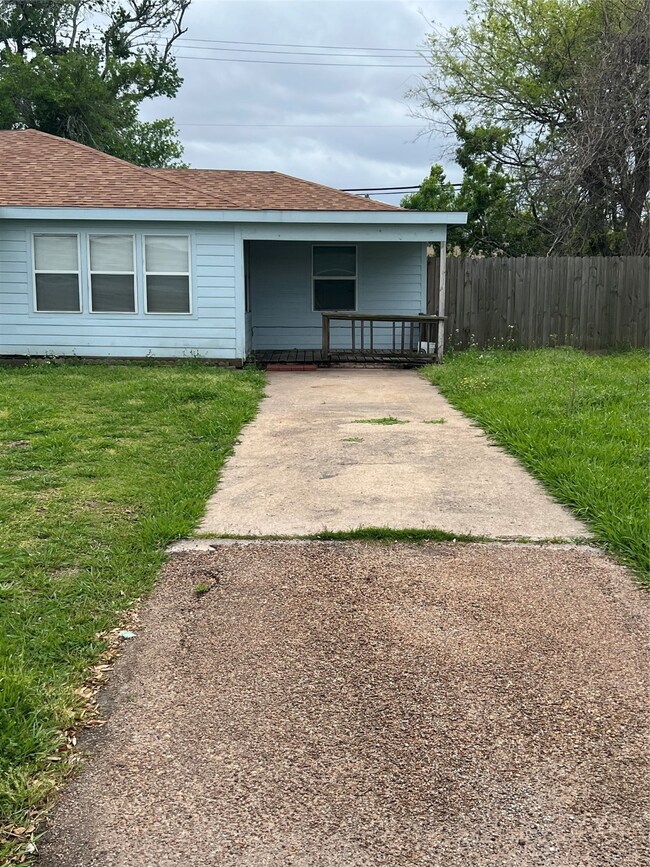 1002 Sally Anne Dr, Rosenberg, TX 77471 - photo 4