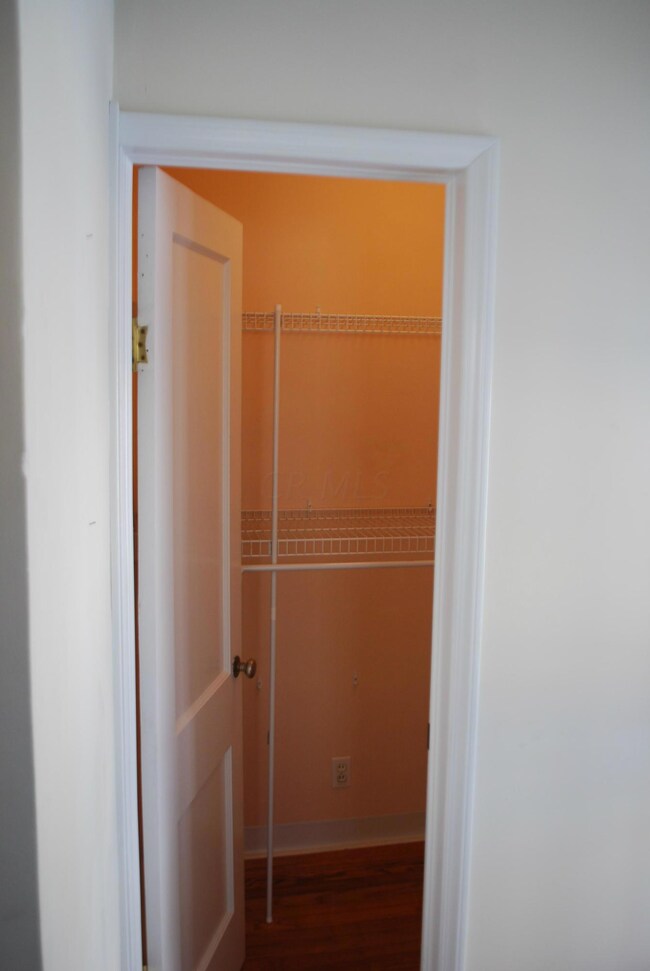 445 E Jeffrey Place, Columbus, OH 43214 - photo 3