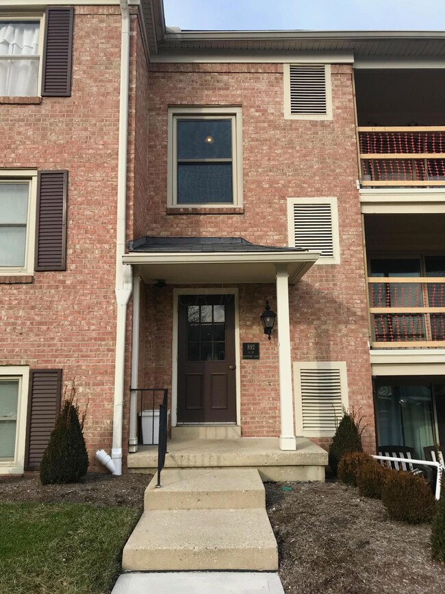 892 Chatham Lane #D