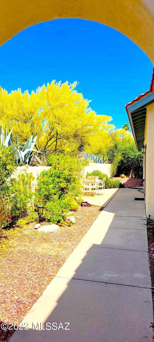 COURTYARD ENTRY