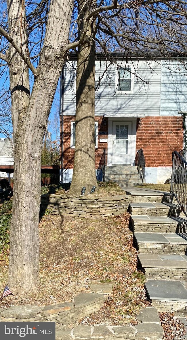 2232 Rollins Dr, Alexandria, VA 22307 - photo 2