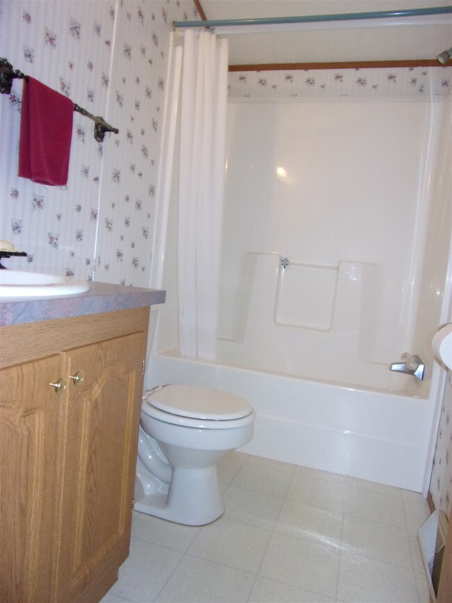 7302 State Route 161 Extension, Iuka, IL 62849 - photo 6