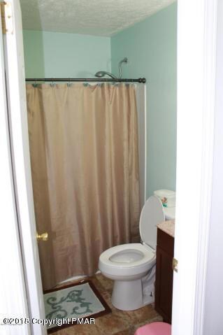 1144 Country Place Dr, Tobyhanna, PA 18466 - photo 4