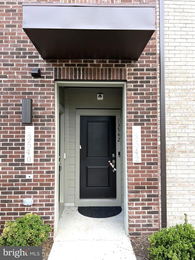 13542 Innovation Station Loop, Herndon, VA 20171 - photo 4