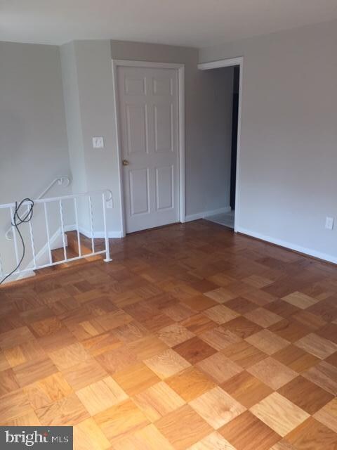 936 Circle Dr, Halethorpe, MD 21227 - photo 4