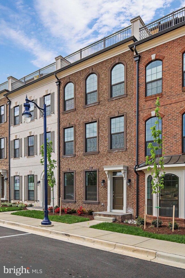 616 Halsey Way, Forest Heights, MD 20745 - photo 2