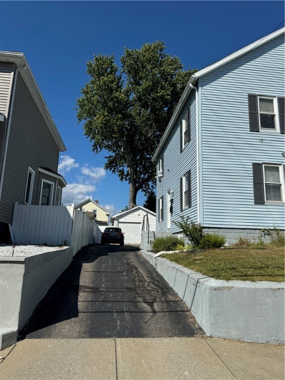 24 Oneida St unit 1, Cranston, RI 02920 - photo 2