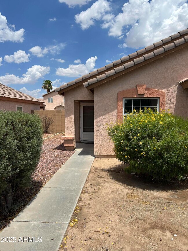 12638 W Bloomfield Rd, El Mirage, AZ 85335 - photo 2