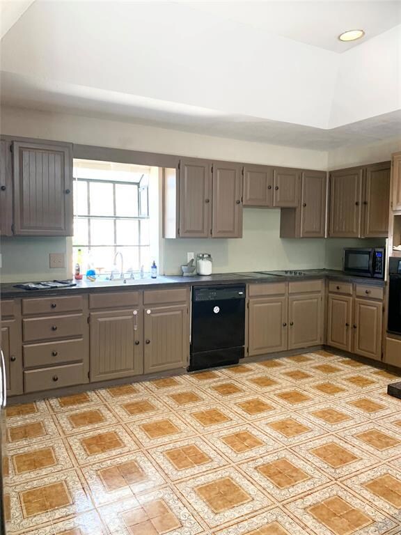 120 Guinevere Dr, Weatherford, TX 76086 - photo 5