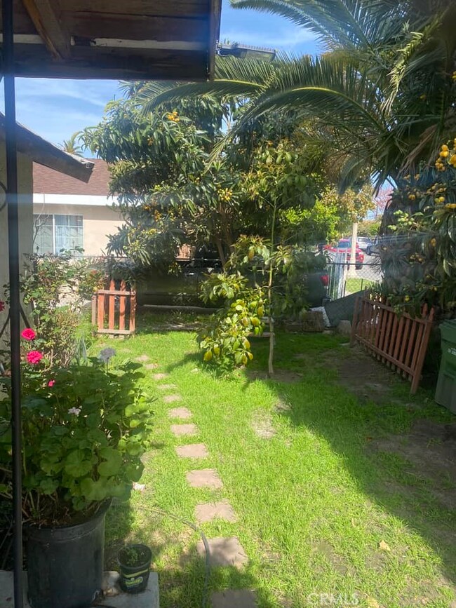 735 W 139th St, Compton, CA 90222 - photo 3
