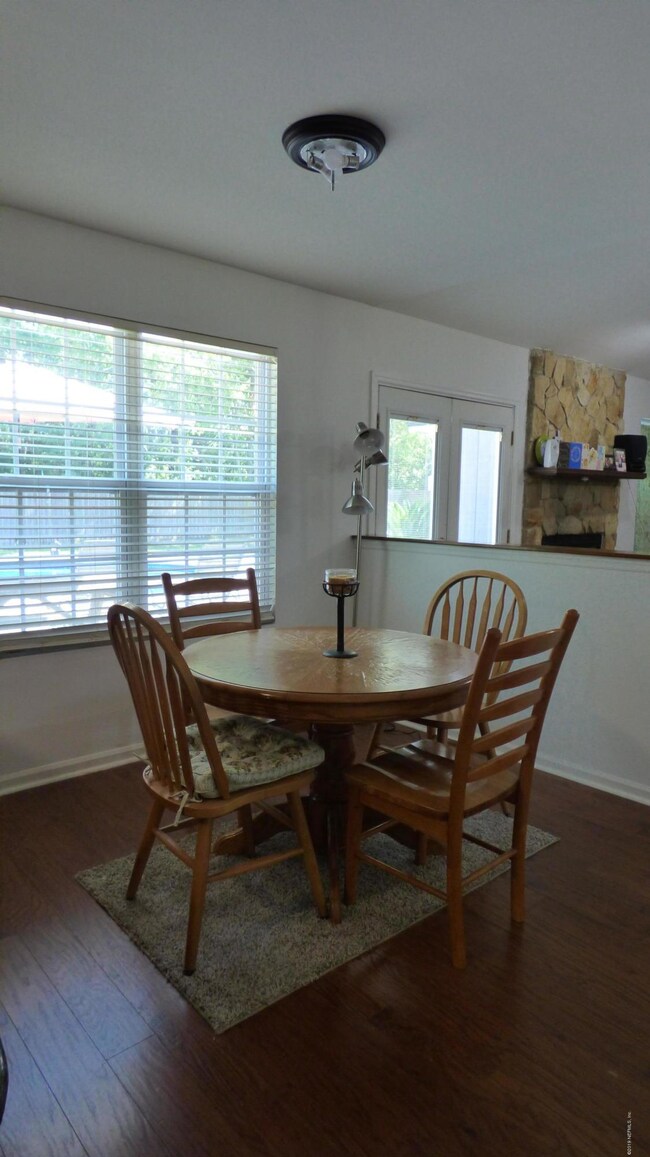 Eat in Kitchen Space