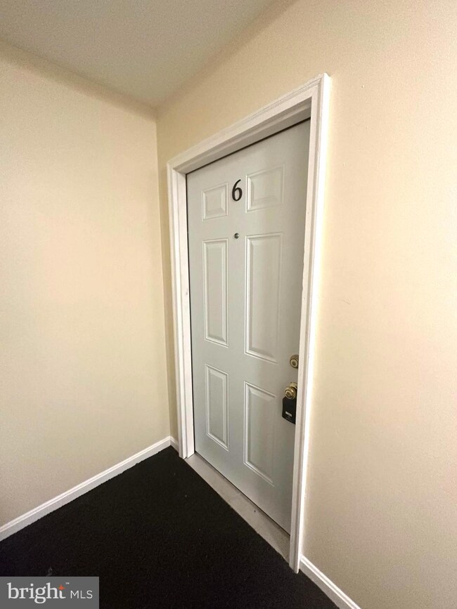64 W Antietam St unit . 6, Hagerstown, MD 21740 - photo 3