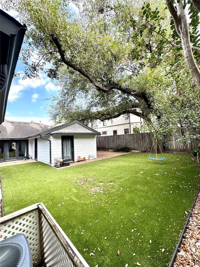 3805 Piping Rock Ln, Houston, TX 77027 - photo 2