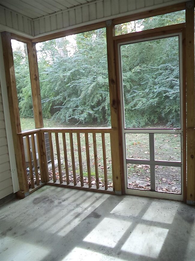 307 Doris Place Dr, Jacksonville, NC 28540 - photo 2