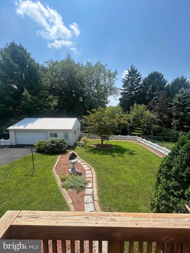618 Lyman Ave, Womelsdorf, PA 19567 - photo 7