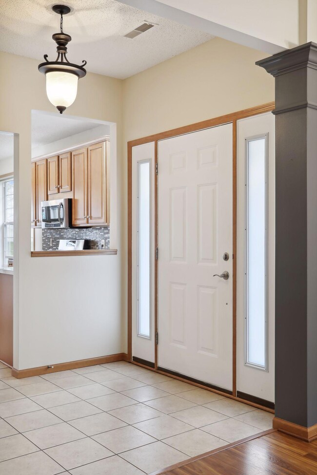 15701 Farnham Ave N, Hugo, MN 55038 - photo 5