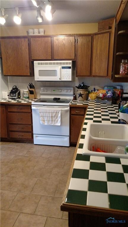 135 Losee St, Cygnet, OH 43413 - photo 4