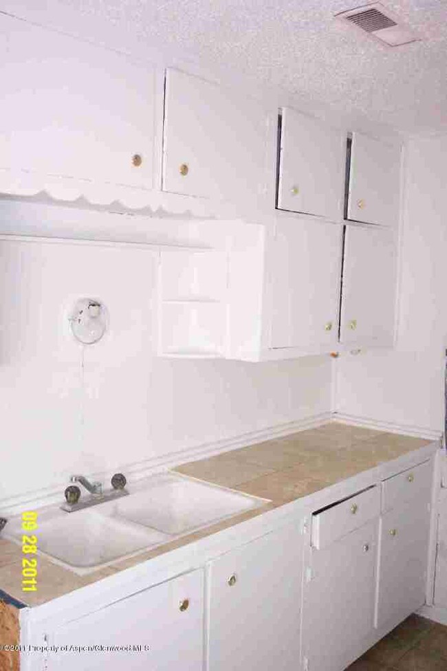 Kitchen sink, cupboards