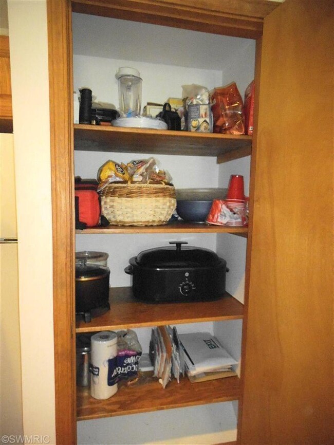 1039 Hidden Creek Dr unit 13, Norton Shores, MI 49441 - photo 5