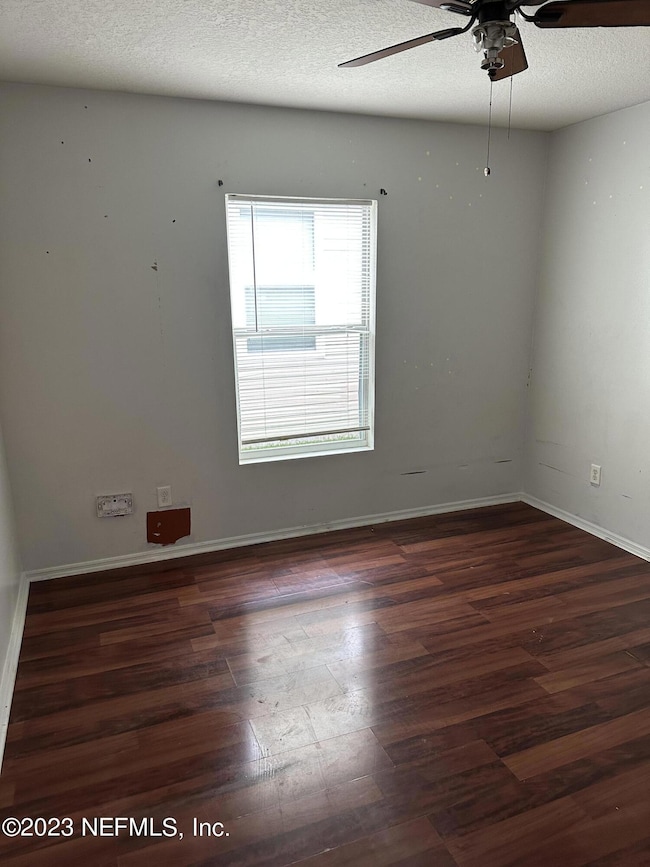 11907 Alexandra Dr, Jacksonville, FL 32218 - photo 4