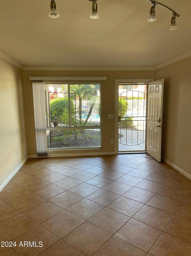 6804 E 2nd St unit 18, Scottsdale, AZ 85251 - photo 3