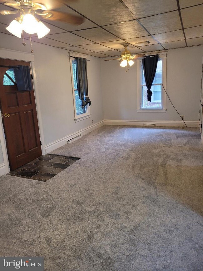 307 N 2nd St unit 307, Lemoyne, PA 17043 - photo 5