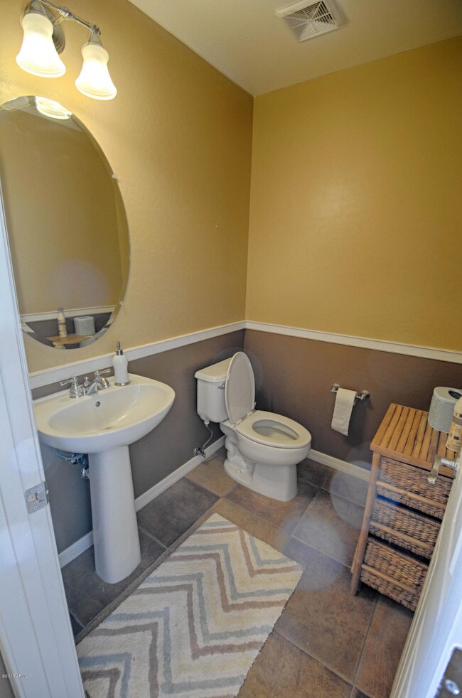 07 Downstairs Half Bathroom
