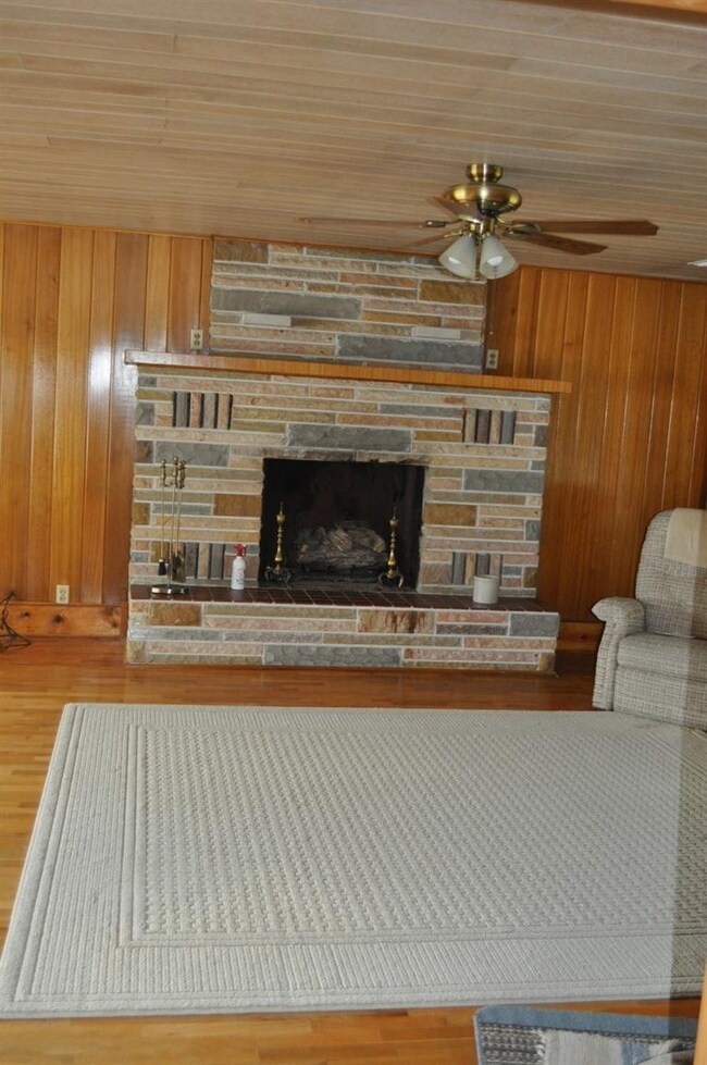 813 S Franklin St, Winamac, IN 46996 - photo 7