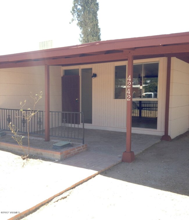 Front Entrance and Patio